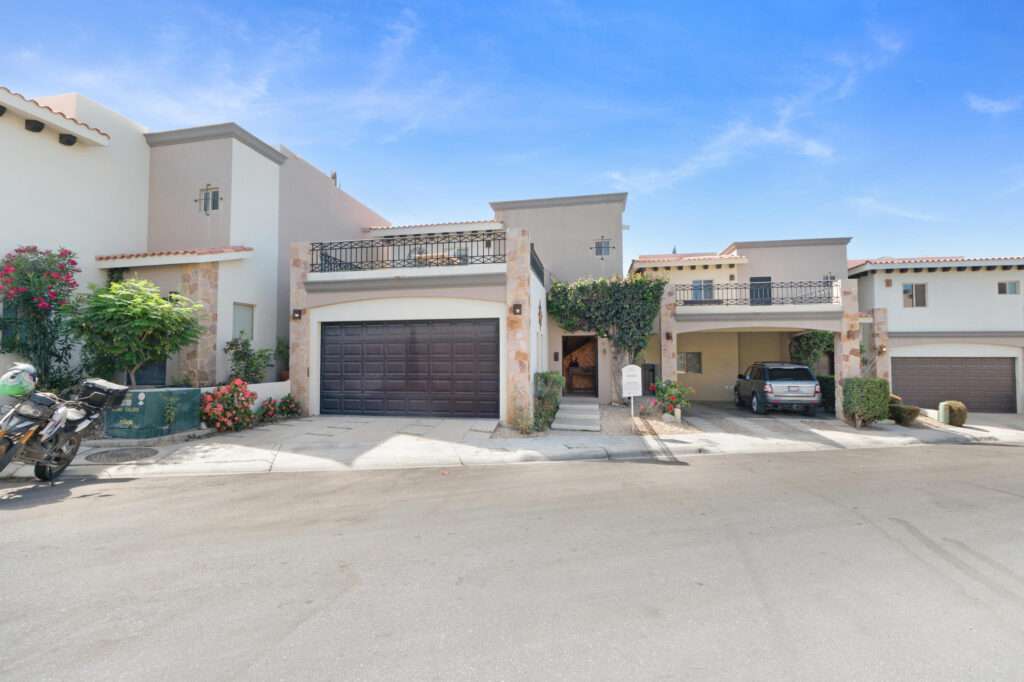Los Cabos Lomas Del Pacifico If you're looking for a home that captures true Mexican charm, this is it. This 2-bedroom, 2-bath home plus office sits on a large 804 m² lot on the Pacific side of Cabo, where you'll enjoy the cool ocean breezes and relaxed coastal living. The home features warm, traditional finishes, open living spaces, and a spacious 3-car garage—perfect for vehicles, storage, or a workshop. The generous lot offers plenty of room to expand or create your dream outdoor retreat. Located in a peaceful area just minutes from the beach and downtown Cabo San Lucas, this property is ideal as a full-time residence, vacation getaway, or investment opportunity. Experience authentic Baja living—where every sunset feels like home. for sale