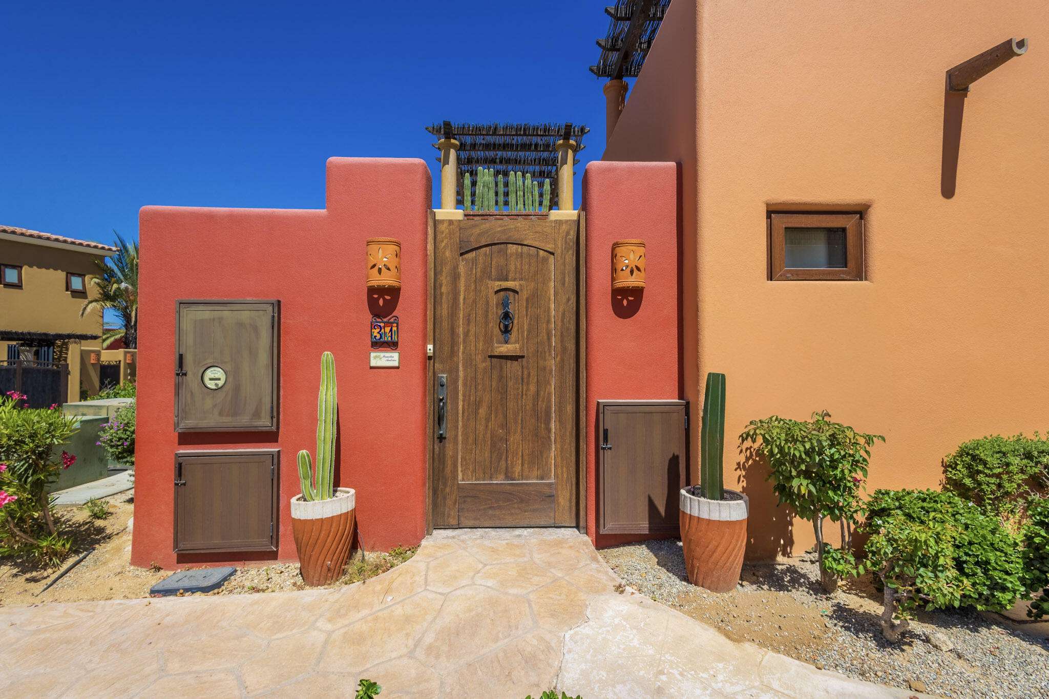 Los Cabos Solara Del Mar CASA LAURELDiscover the perfect blend of style and value with this contemporary 3-bedroom, 3.5-bathroom residence in the heart of the prestigious Solara del Mar community. Spanning 2,193 sq. ft. of air-conditioned luxury, this completed home features elegant Travertine floors, a private garden, and a stunning rooftop terrace with secondary for sale