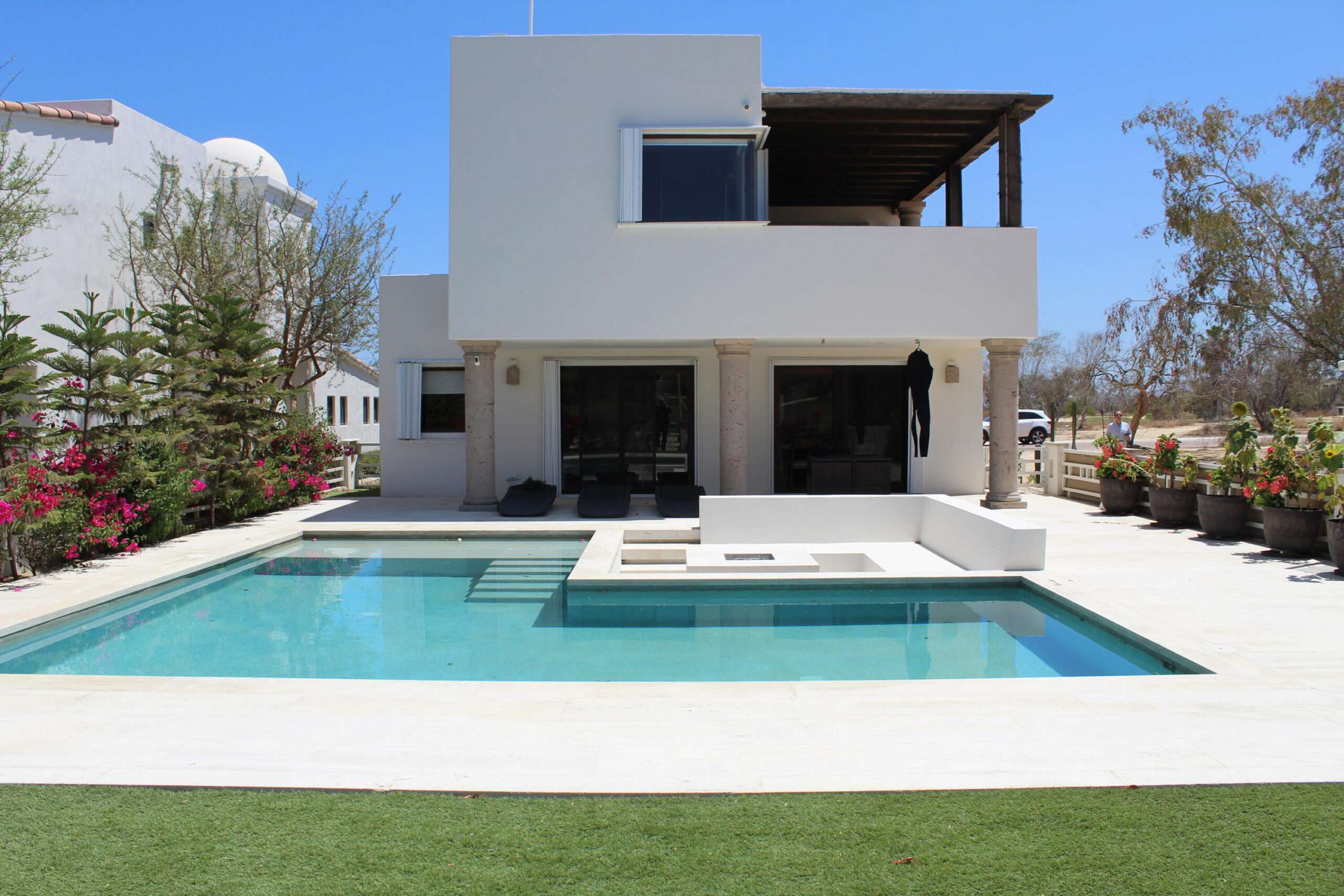 Los Cabos La Playita AMAZING OPPORTUNITY!!! Five bedrooms, Four and One half baths including a Luxury Ocean for sale