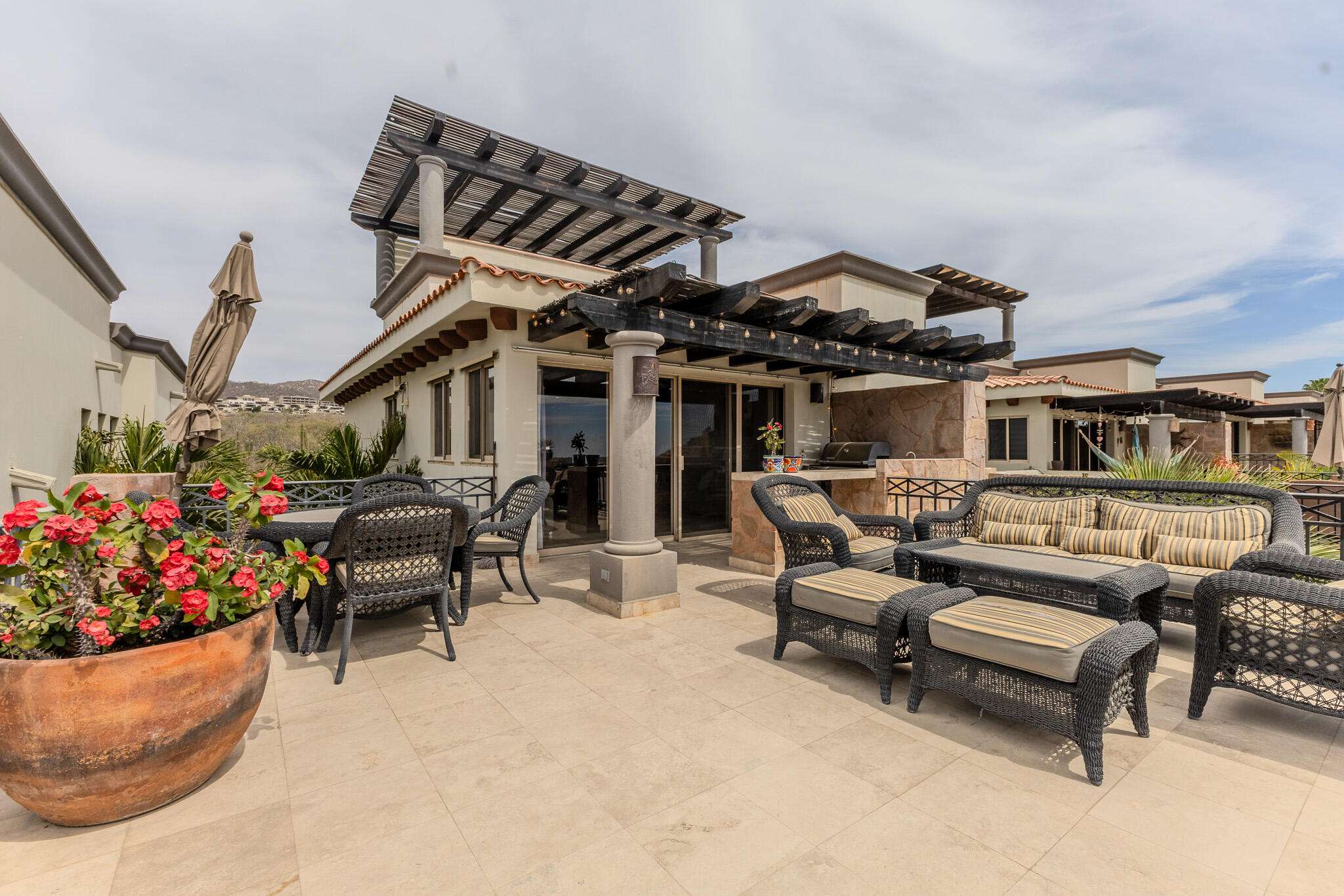 Los Cabos Ventanas Perched on the highest row of Cabo San Lucas' most successful community, this stunning home offers unobstructed ocean and city – 55 Los Cangrejos y Las Conchas, Cabo Corridor, BS