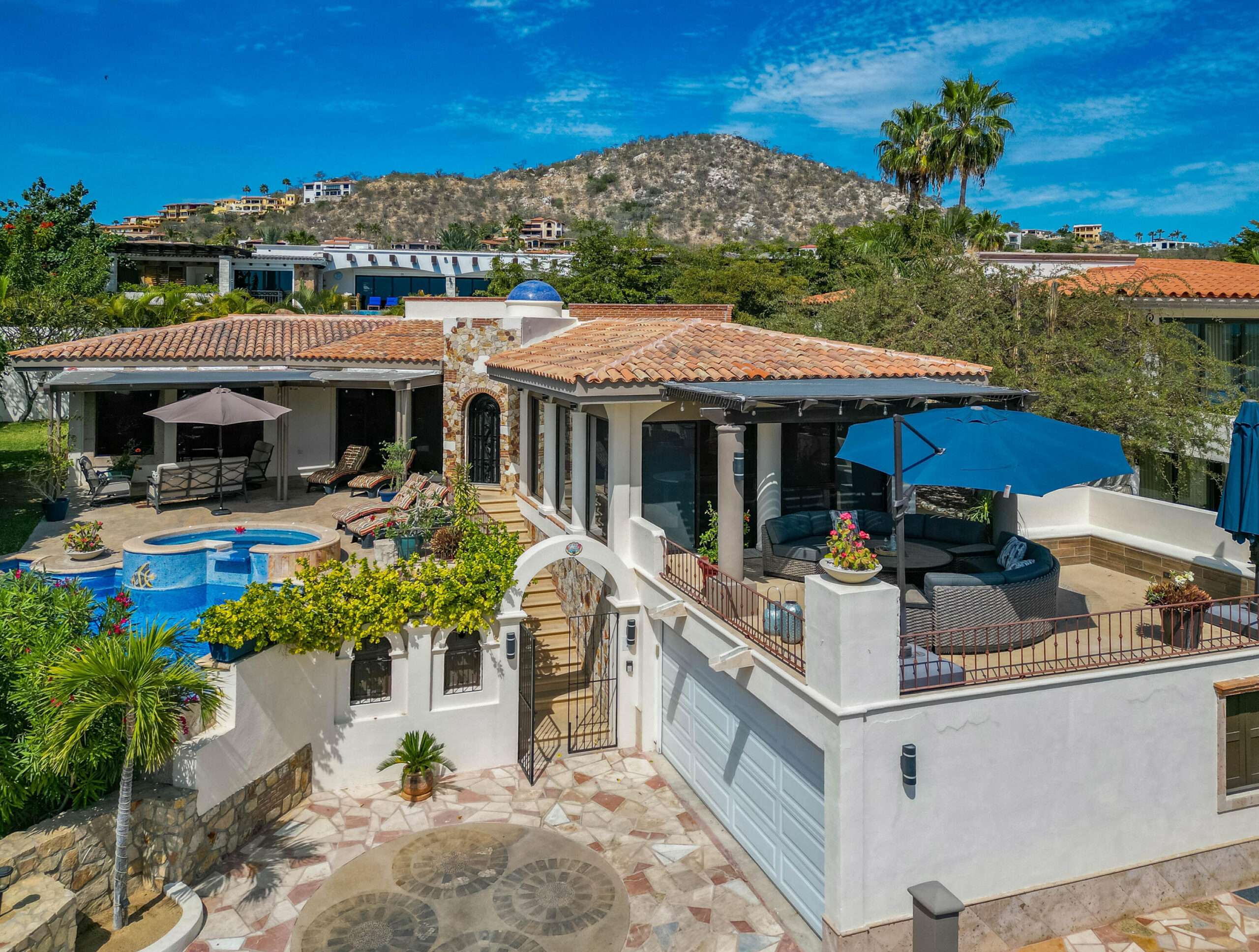 Los Cabos Csl C/Club Golf This Village offers that little bit of something special for everyone, or a whole lot of special.our spectacular development as the best location is a new state-of-the-art club house including Pool and so much more.Simply put... impecable standards with an unparalleled lifestyle.This villa offers comfort and elegance, featuring luxurious finishes, a fully equipped kitchen with granite countertops, spacious living spaces, and beautiful bathrooms with walk-in closets, terraces, and much more. This villa offers privacy and tranquility.Make sure to pack your sunglasses and sun screen as the Country Club Cabo San Lucas will deliver when it comes to the weather. This for sale