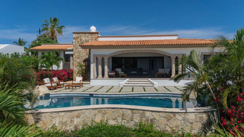 Los Cabos Pedregal Csl Welcome to the house of your dreams, or translated, Casa de los Sueños!! Nestled in the serene and established community of Pedregalito, this fully remodeled, move-in-ready home combines contemporary style with expansive living spaces. Just steps from the iconic Pedregal Beach, Casa de los Sueños features breathtaking ocean – Bugambillias 45, San Jose Corridor, San Jose Corridor, BS