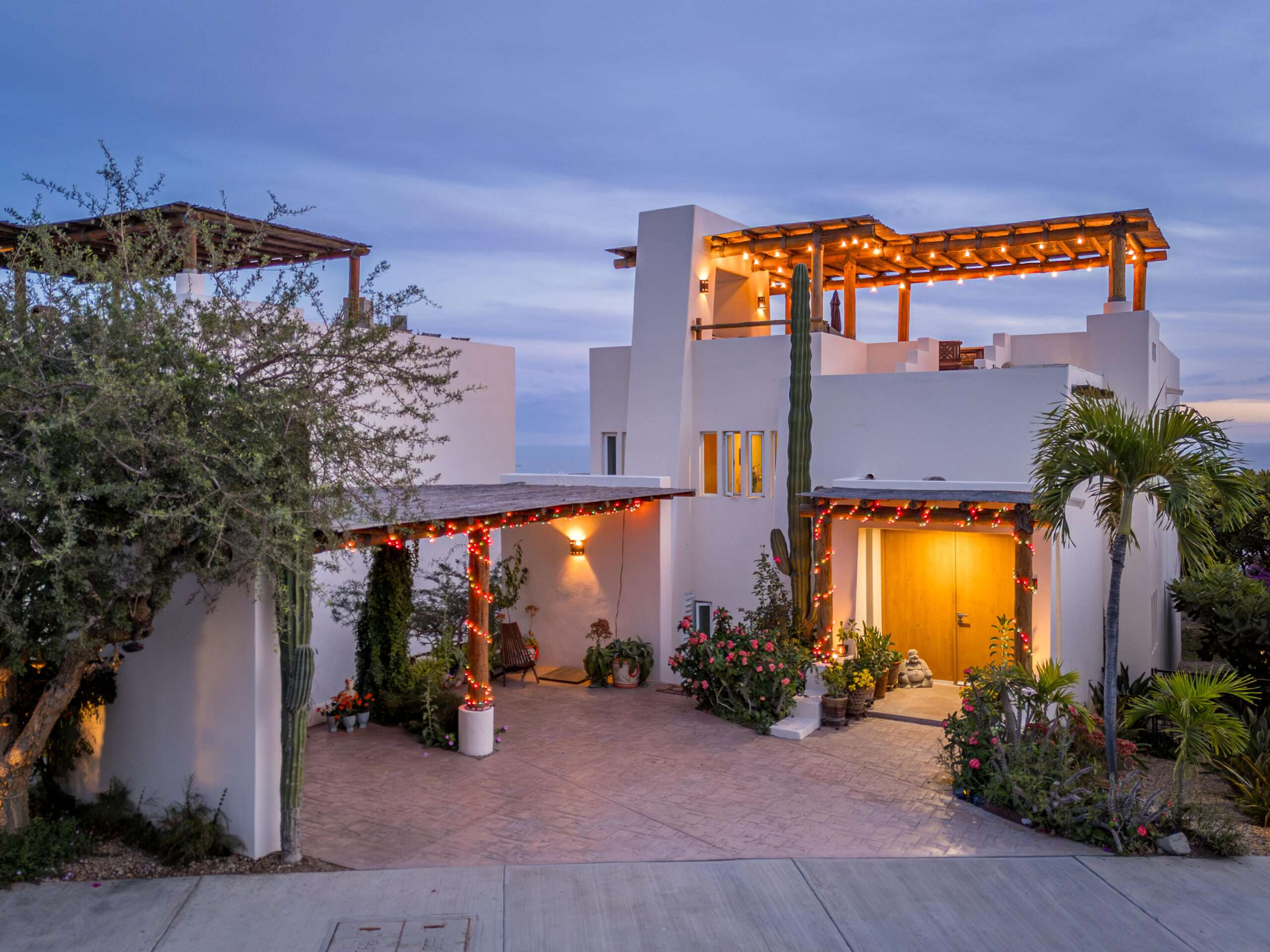Los Cabos Chamizal Live or invest smart in this versatile 3-bedroom, 3-bath property in San José del Cabo. Featuring two fully independent units: a 1-bedroom studio with full kitchen, private bath, laundry area, and separate entrance; and a spacious 2-bedroom, 2-bath unit with its own kitchen, laundry room, and entrance. Both are fully furnished and equipped with air conditioning. Ideal to live in one and rent the other short or long term. Located in a safe, desirable neighborhood loved by locals and expats. Just minutes from the beach, shops, and restaurants — with a rooftop terrace offering stunning ocean for sale