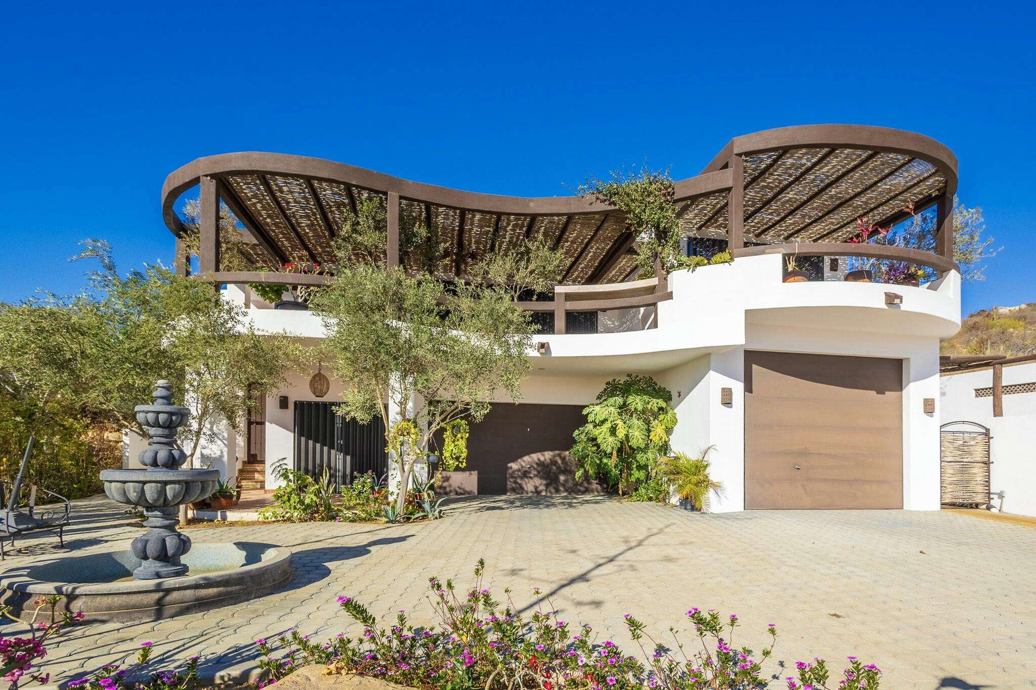 Los Cabos Laguna Hills Welcome to Casa Colibri, a charming 2-bedroom, 2-bathroom home located in the serene neighborhood of Laguna Hills. This unique property offers a one-bedroom, one-bath suite upstairs complete with a kitchen, living room, and spacious patio, plus a private one-bedroom, one-bath suite downstairs ideal for guests.Enjoy panoramic for sale