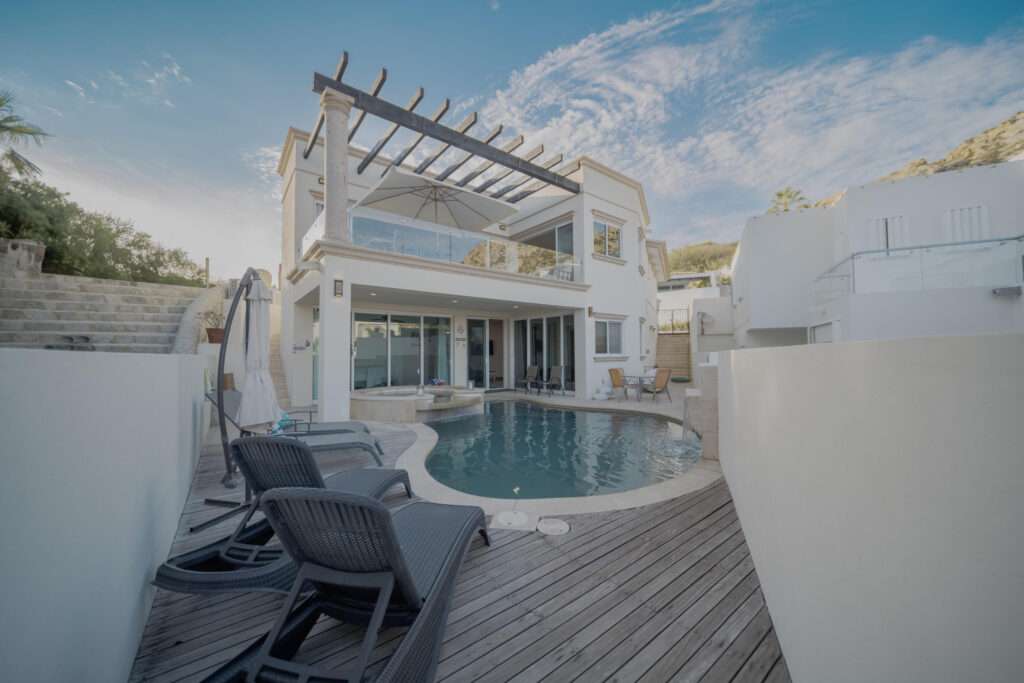Los Cabos Pedregal Csl Welcome to the house of your dreams, or translated, Casa de los Sueños!! Nestled in the serene and established community of Pedregalito, this fully remodeled, move-in-ready home combines contemporary style with expansive living spaces. Just steps from the iconic Pedregal Beach, Casa de los Sueños features breathtaking ocean – Villa Montana, Cabo San Lucas, Cabo San Lucas, BS