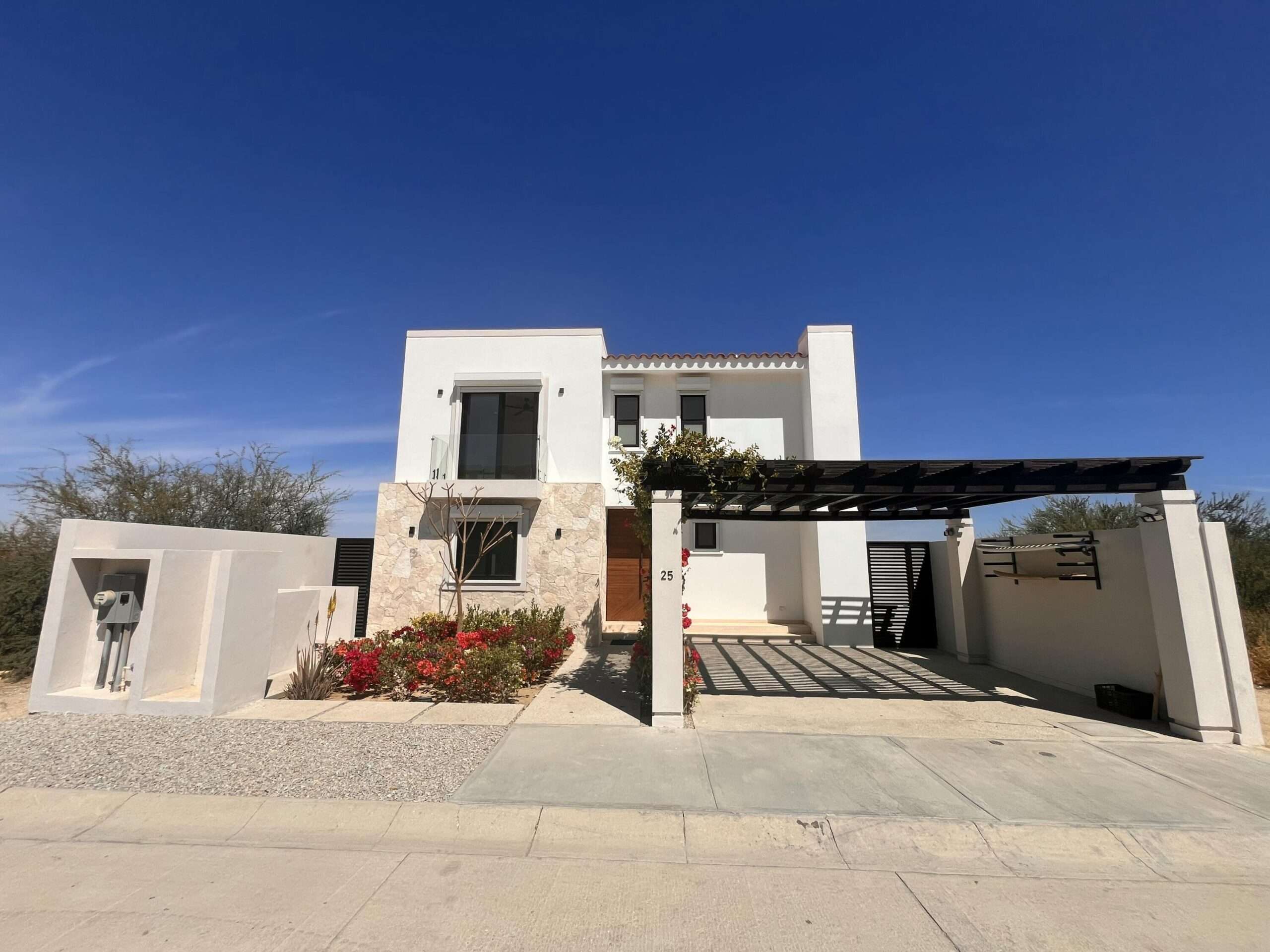Los Cabos La Playita AMAZING OPPORTUNITY!!! Five bedrooms, Four and One half baths including a Luxury Ocean for sale