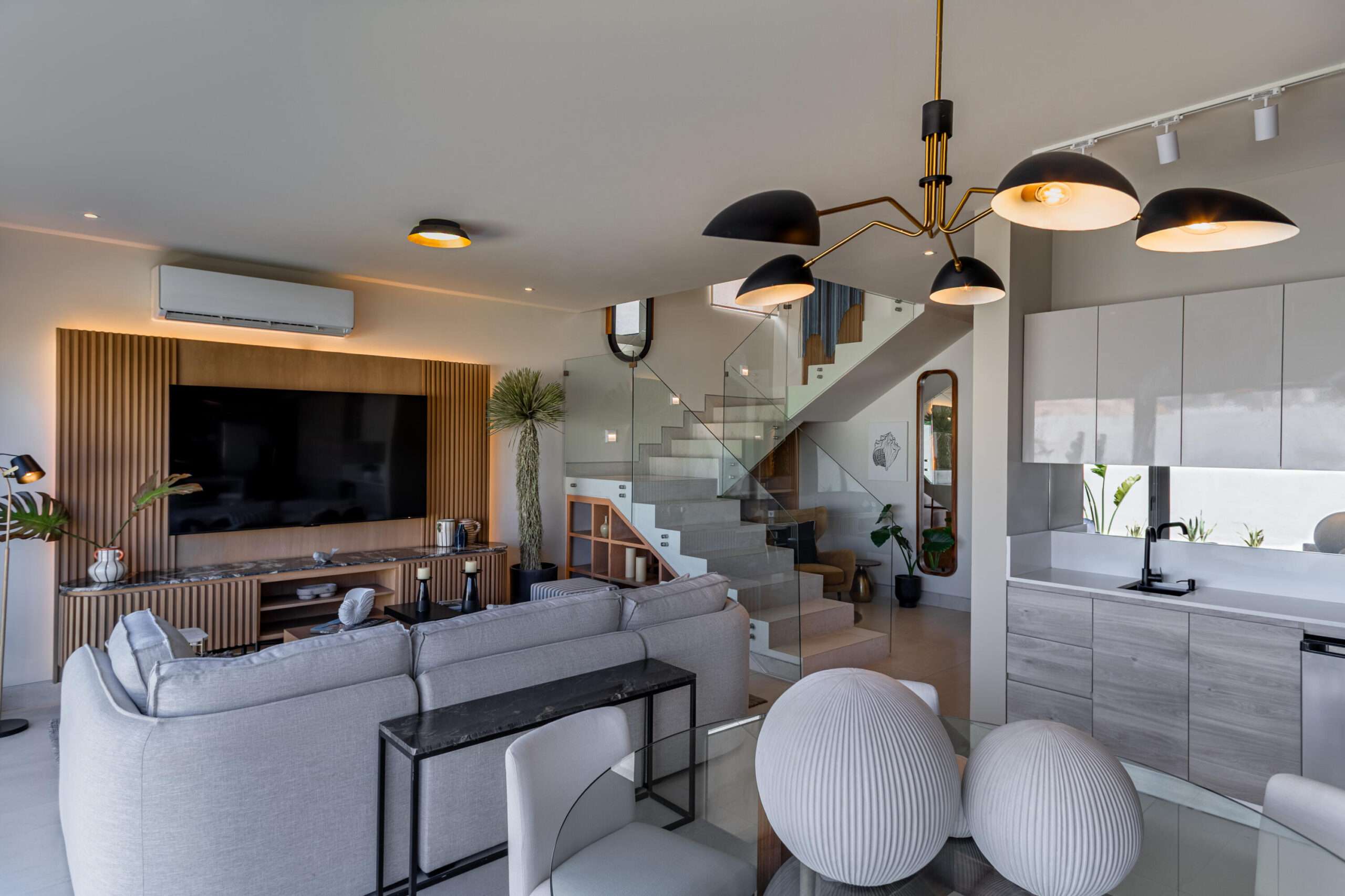 Los Cabos Rancho Cerro Colorado This is a unique opportunity to own a stunning, partially-completed residence in the coveted Rancho Cerro Colorado community. With breathtaking ocean for sale